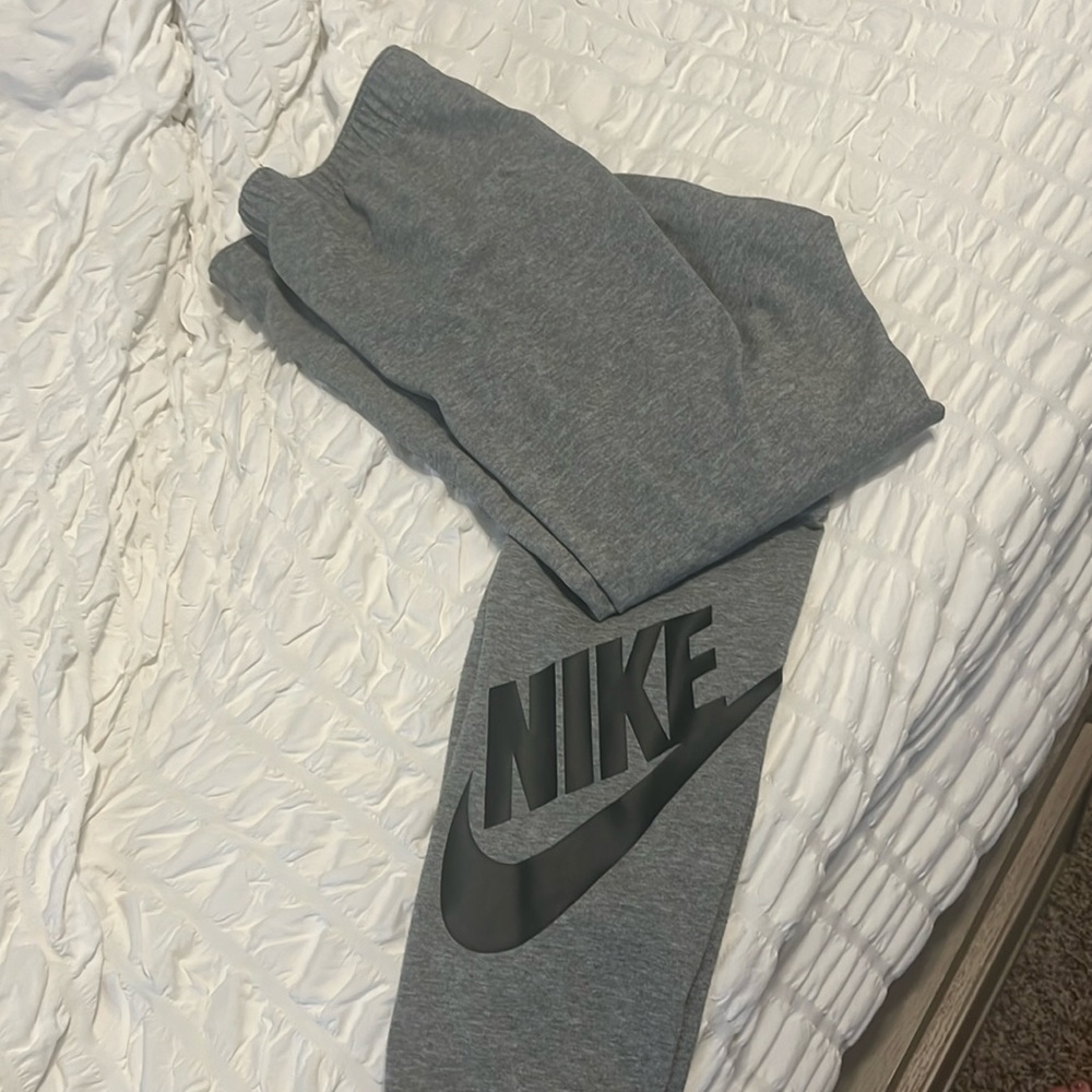 Gray Nike leggings